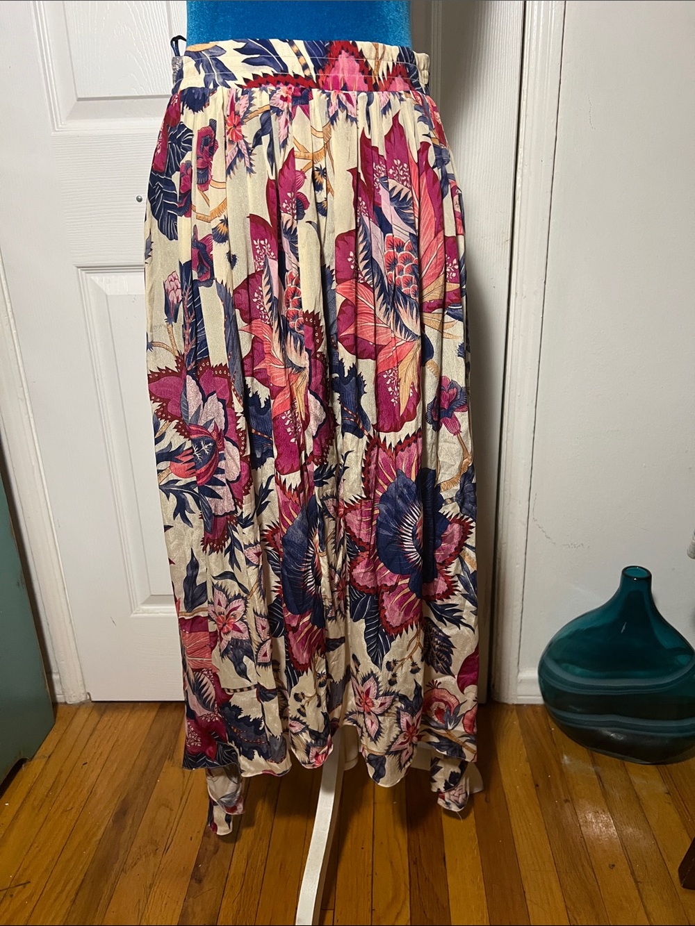 NWOT Chufy Floral Skirt Women’s Small